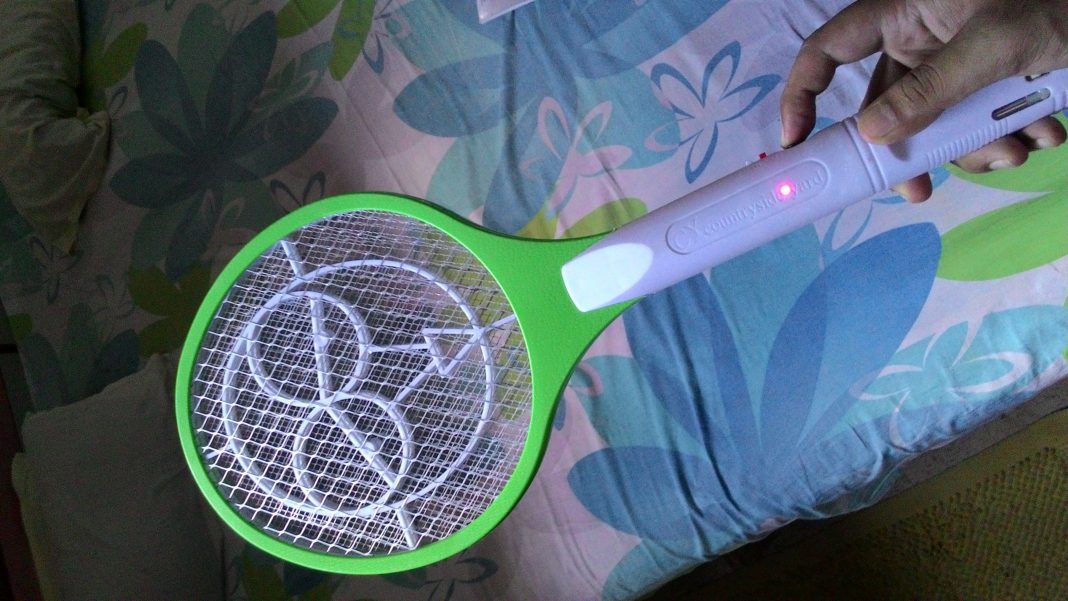 Mosquito racket bat kill