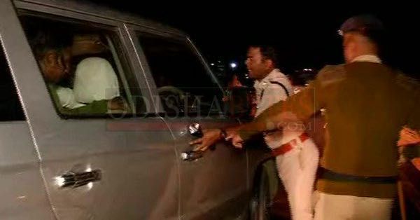 bjp vehicles stopped by cops in bijepur