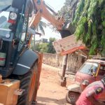 15 nos. of Bamboo sheds, 10 nos. of cabins, 09 nos. of fast food stalls, 11 nos. of shop extension sheds were evicted and 40 nos. of old vehicles, 22 nos. of hoarding & approx 94 nos. of bamboo wattling were removed in CEMC eviction drive Ratha Road from Mausima Chhak to Lord Lingaraj Temple for Ashokastami Car Festival. Photograph: Ashok Panda