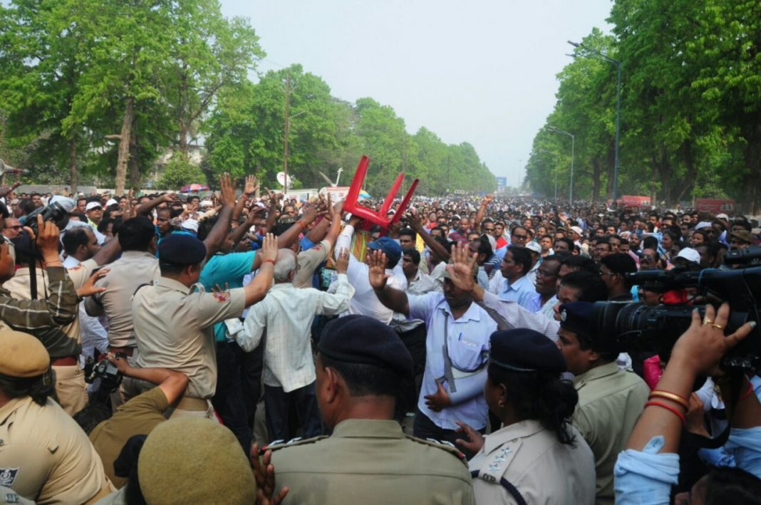 police lathicharge panchayat protests bhubaneswar
