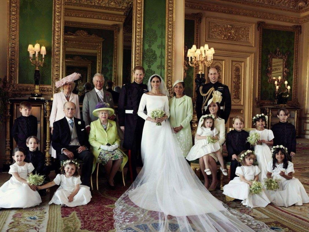 Kensington Palace releases official royal wedding photographs
