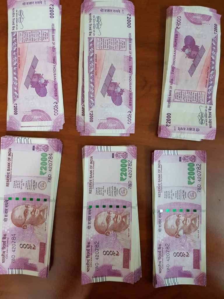 Cash seized at bhubaneswar station