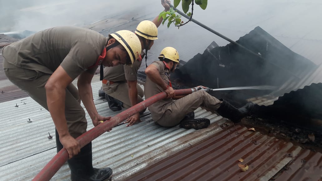 Massive Fire Breaks Out In Storehouse In Bhubaneswar - Odishabytes