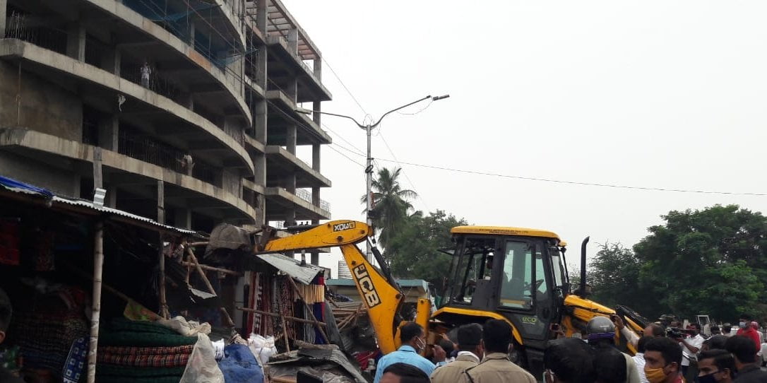 BMC, BDA & BSCL Carry Out Eviction Drive To Remove Unauthorized Vendors At Unit-II