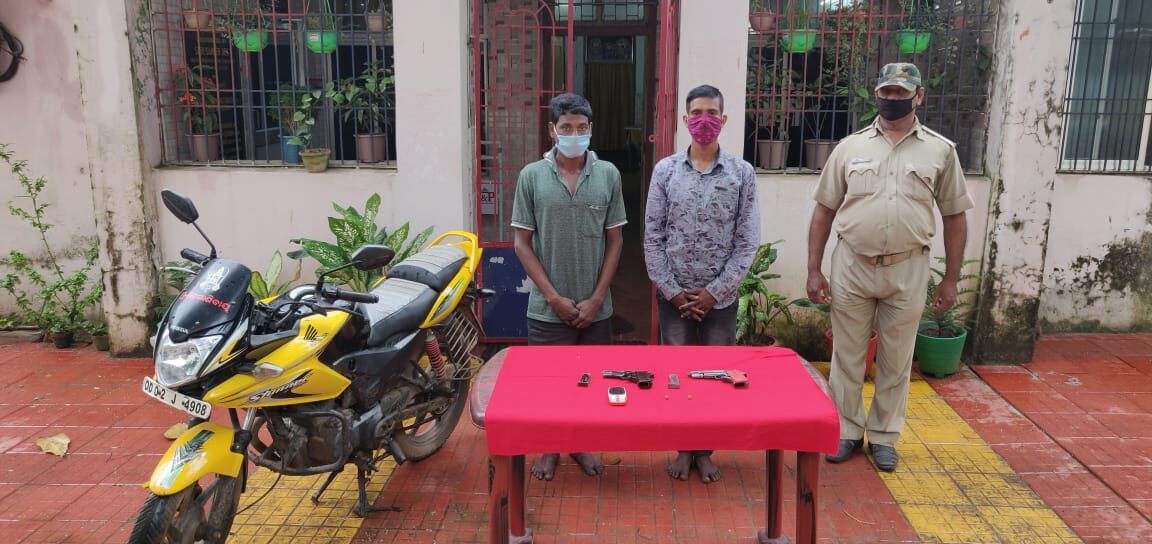 Extortion two arrested in Cuttack