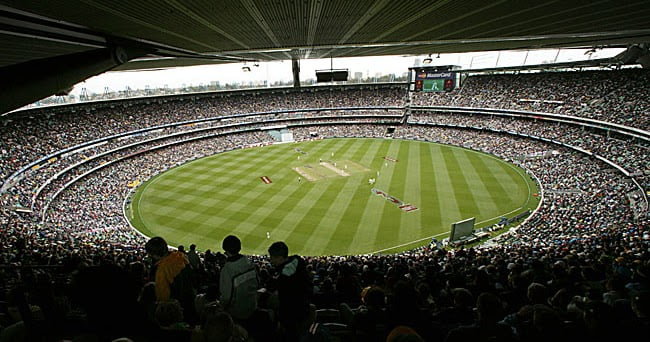 spectators return cricket stadium India vs australia