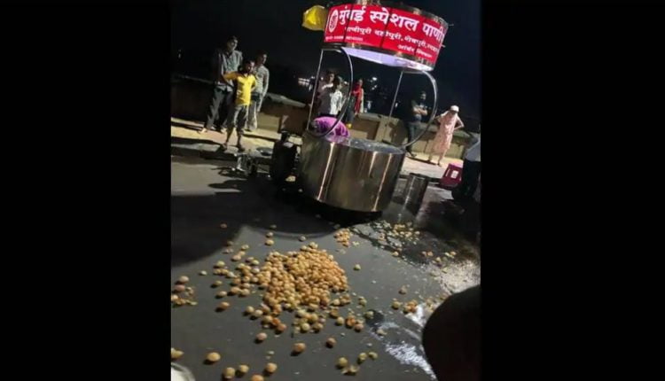 Pani Puri Vendor Caught On Camera Using Toilet Water! | Odisha Bytes