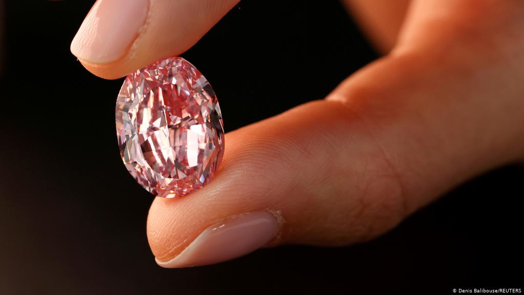 rare pink diamond record price