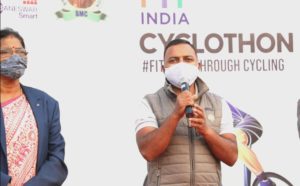 Cyclists Brave Winter Chill For FitIndia Cyclothon