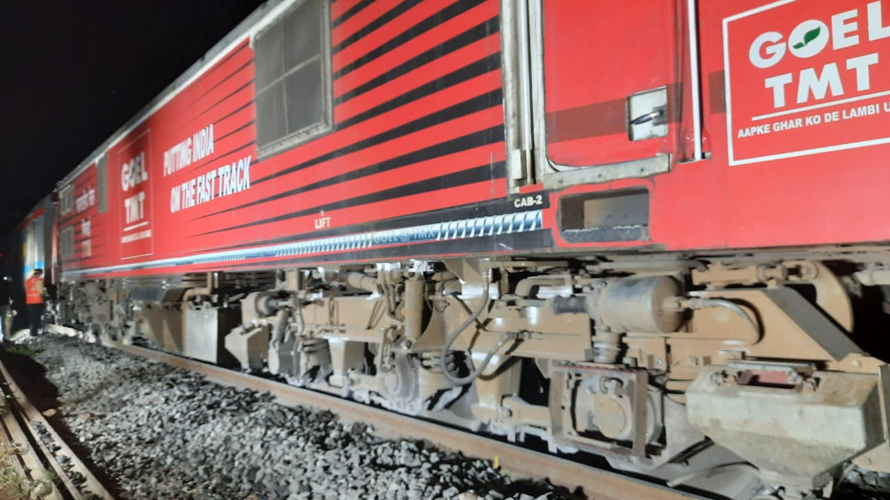 Puri-Surat Train Derailed Sambalpur