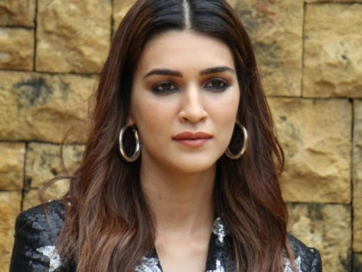 Kriti Hdxxx - Actress Kriti Sanon Tests Positive For COVID-19 - odishabytes