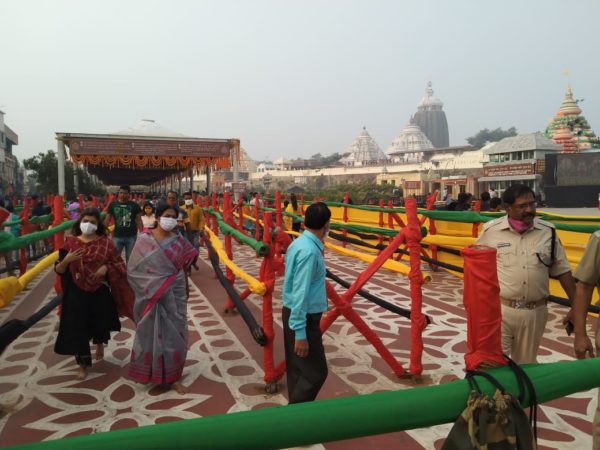 Devotees throng Puri Jagannath temple