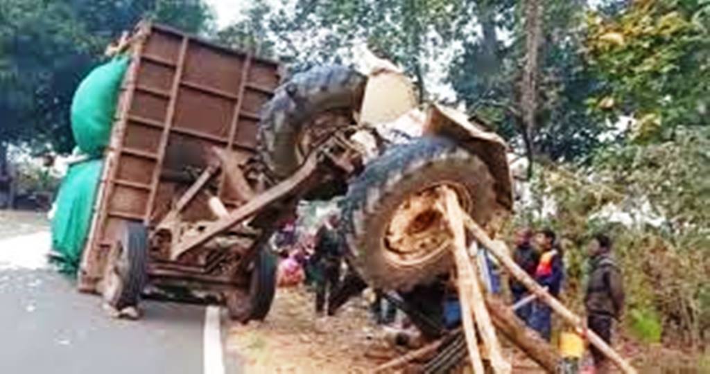 Tractor Overturns Odisha Rayagada