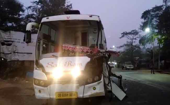 road mishap private bus Boudh
