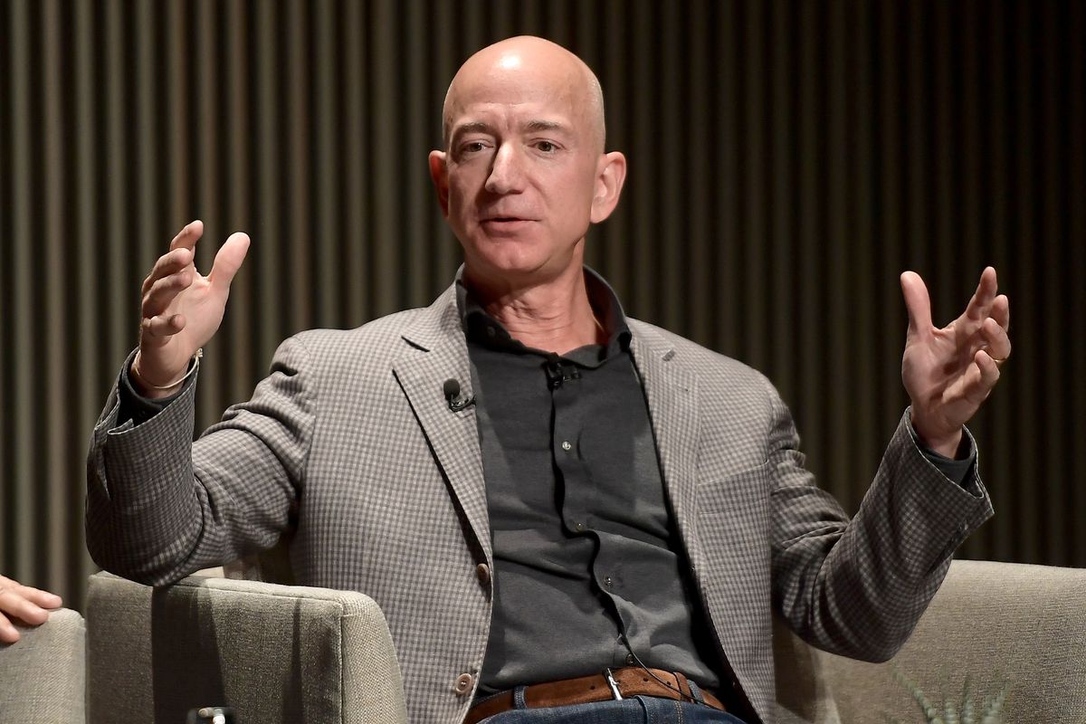 Jeff Bezos stepping down amazon CEO