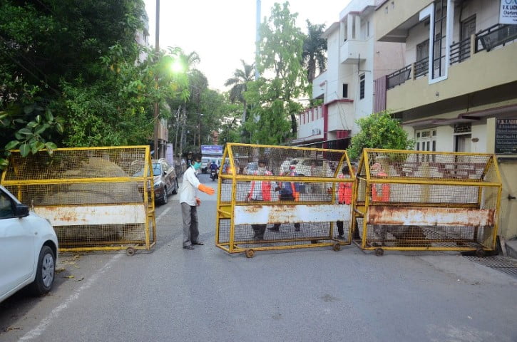 covid spike 1305 mumbai buildings sealed