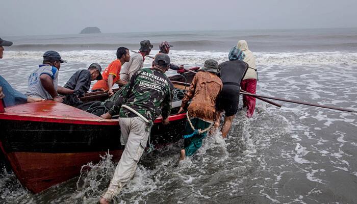 Indian fishermen arrested sri lanka navy