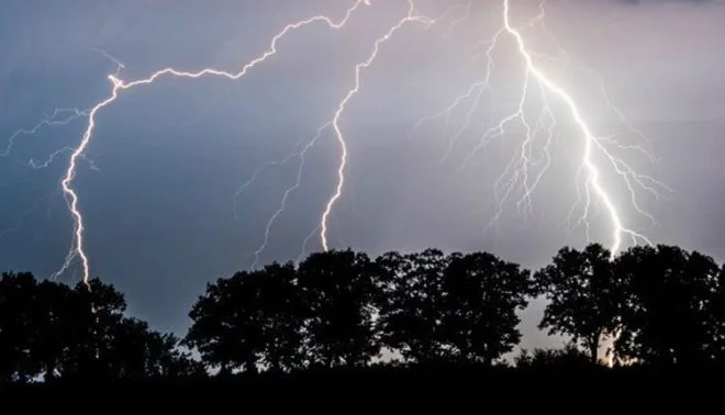 Lightning Strike Kills 11 People Taking Selfies On Watchtower Here -  odishabytes