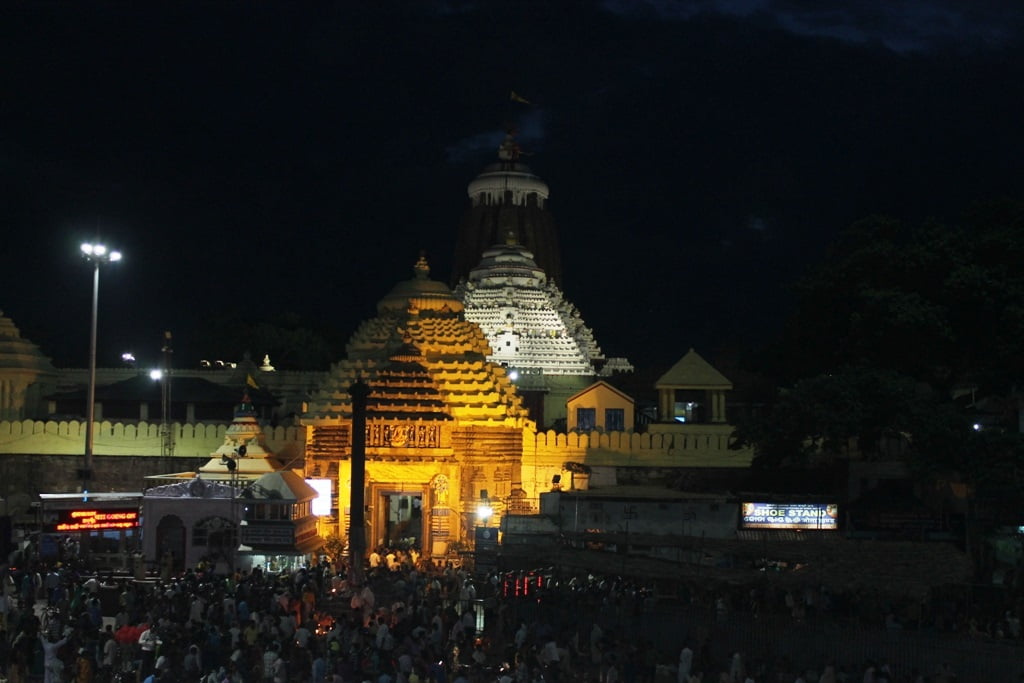 lighting arrangement Jagannath temple Puri