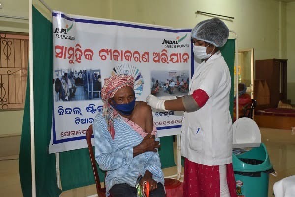 Senior Citizens Of Tensa Vaccinated At Spl Drive By JSPL In Odisha's Sundargarh