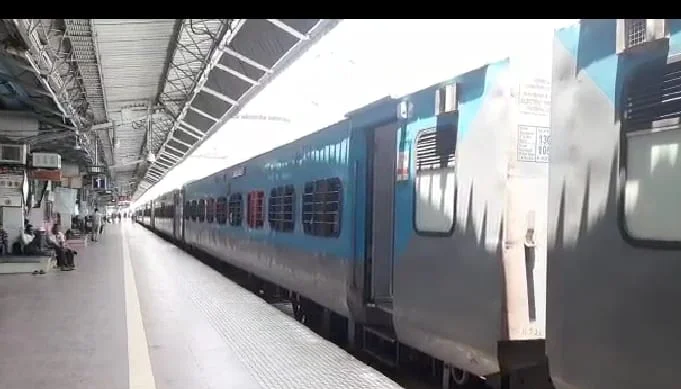 1st Class AC Coaches In Hirakhand & Puri-Durg Express For Benefit Of Odisha  Passengers - odishabytes