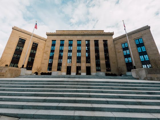 The facade of the Fed building