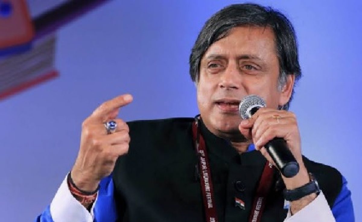 Shashi Tharoor Debunks Rumors Around Viral Photos with Mahua Moitra