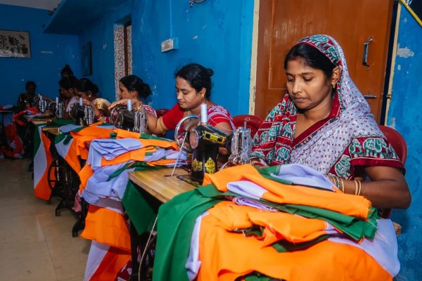 odisha women stitch 30 lakh national flags