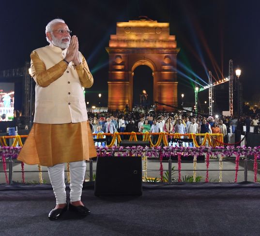 Modi inaugurates Netaji statue