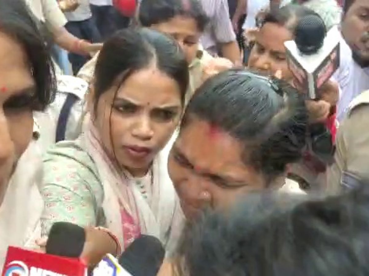 Watch] Odisha Honeytrap Kingpin Archana Nag Appears In SDJM Court; Stop  Media Trial, She Says - odishabytes