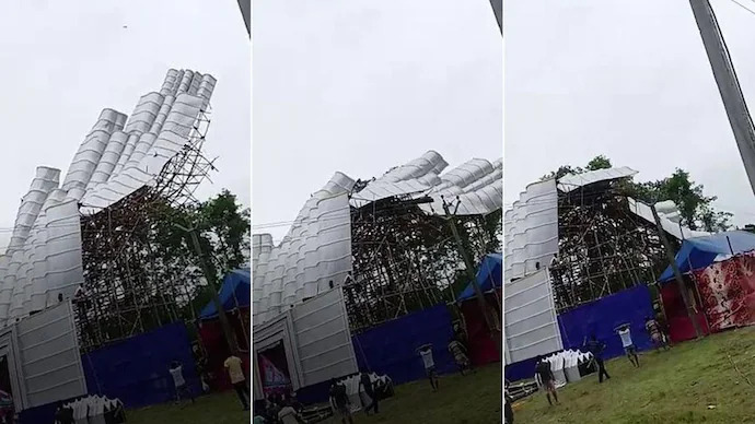 Puja pandal collapses