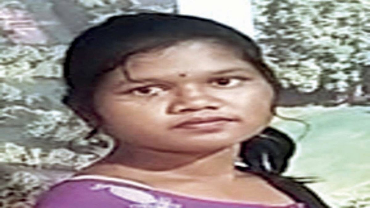 Odisha Tribal Girl Who Stopped Her Own Marriage To Meet Smriti Irani In New  Delhi - odishabytes