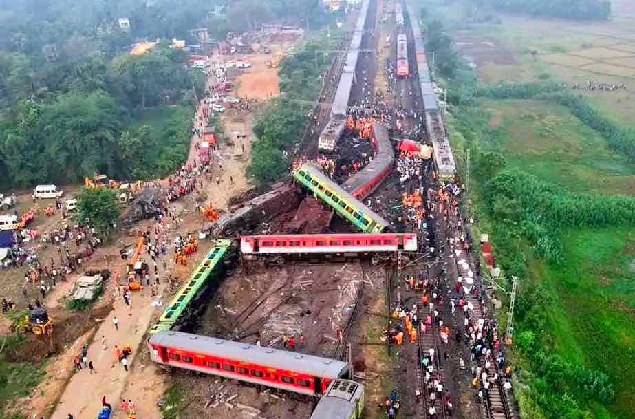 how-3-way-train-crash-occurred-in-odisha-s-balasore-check-helpline