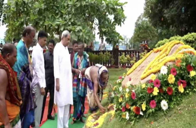 Odisha CM Naveen Patnaik Lays Stone Of Ekamra Project At Lingaraj ...