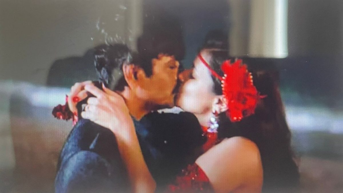 Avneet Kaur Ki Xxx - Watch] Nawazuddin Siddiqui's Kiss With Avneet Kaur In 'Tinku Weds Sheru' Is  Talk Of The Town - odishabytes