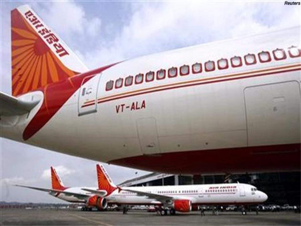 Air india красноярск. Air India. Индийские авиакомпании. Air India форма. Самый длинный перелет.