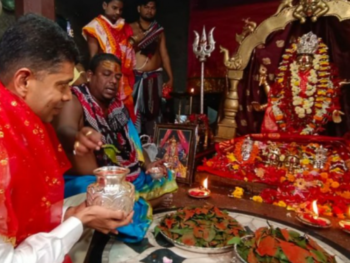 Nabin Odisha Chairman V K Pandian Visits Tara Tarini Temple In Ganjam After  Joining BJD - odishabytes