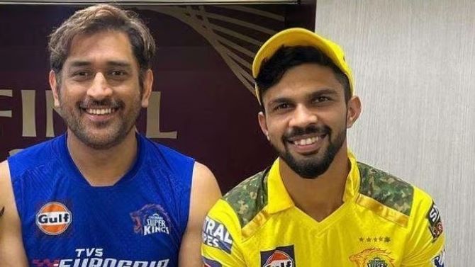 Dhoni hands over CSK captaincy to Ruturaj Gaikwad